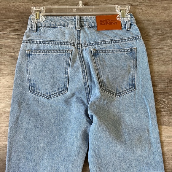 Princess Polly flare leg light wash jeans 2 - Picture 8 of 11